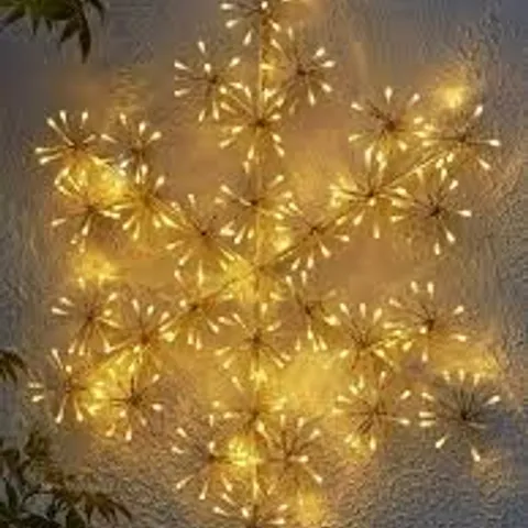 BOXED SNOWFLAKE LIGHT OUTDOOR CHRISTMAS DECORATION