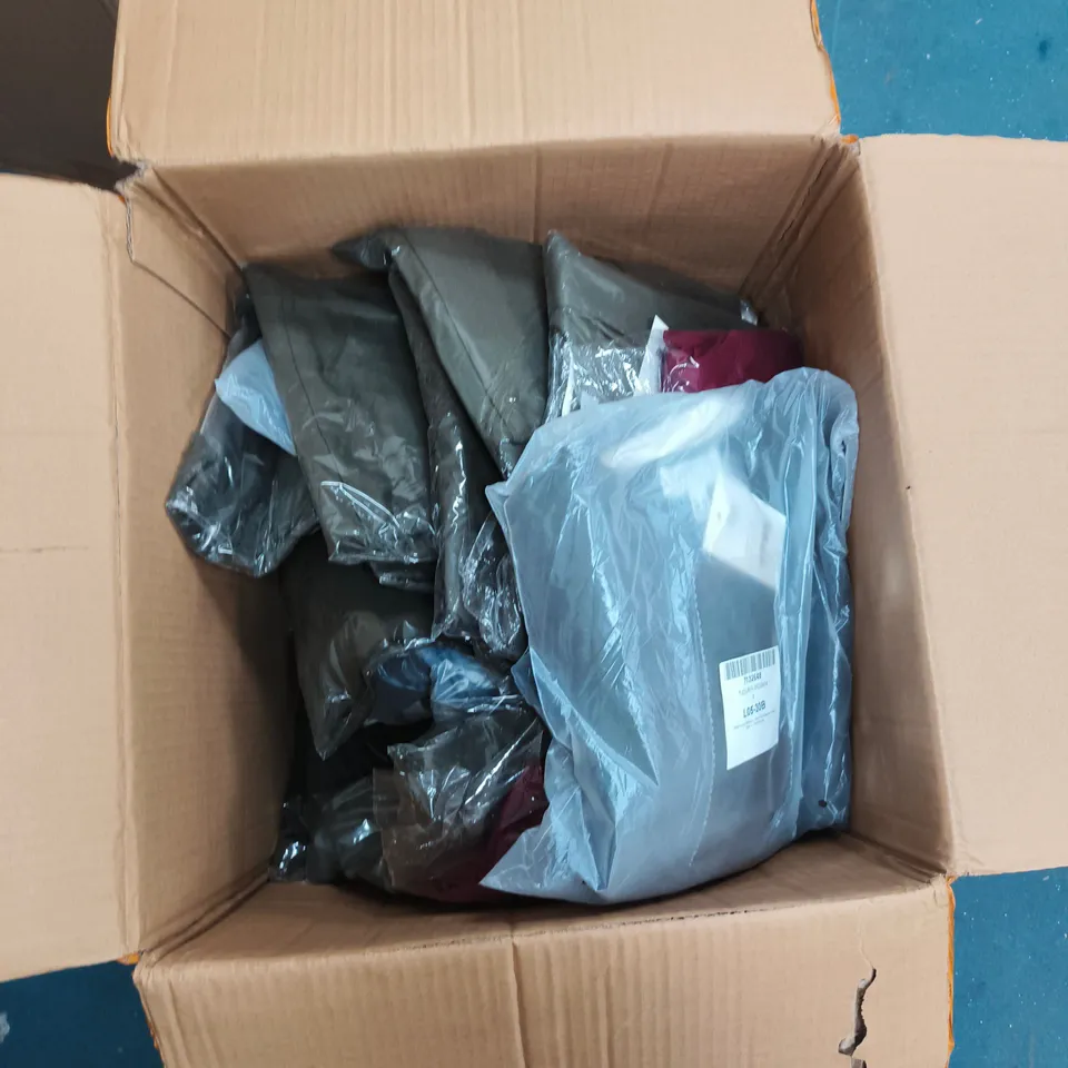 BOX OF APPROXIMATELY 30 TAMSY TSHIRTS ASSORTED COLOURS