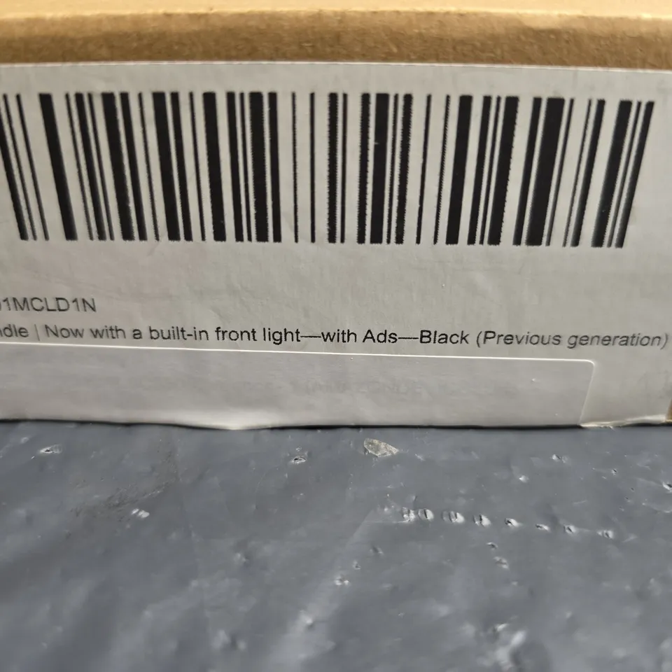 AMAZON KINDLE (PREVIOUS GENERATION) WITH BUILT-IN FRONT LIGHT, BLACK 