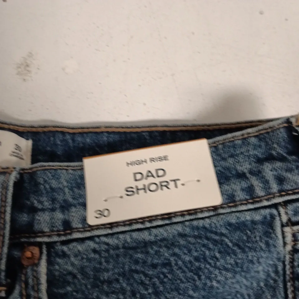 ABERCROMBIE & FITCH HIGH RISE DAD SHORT – DENIM, UK 12 (US 30), MADE IN CANADA