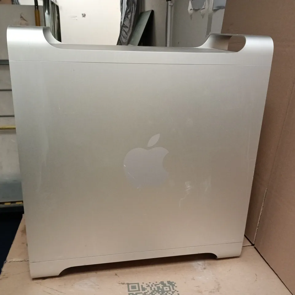 APPLE MAC PRO DESKTOP TOWER – SILVER ALUMINIUM CHASSIS