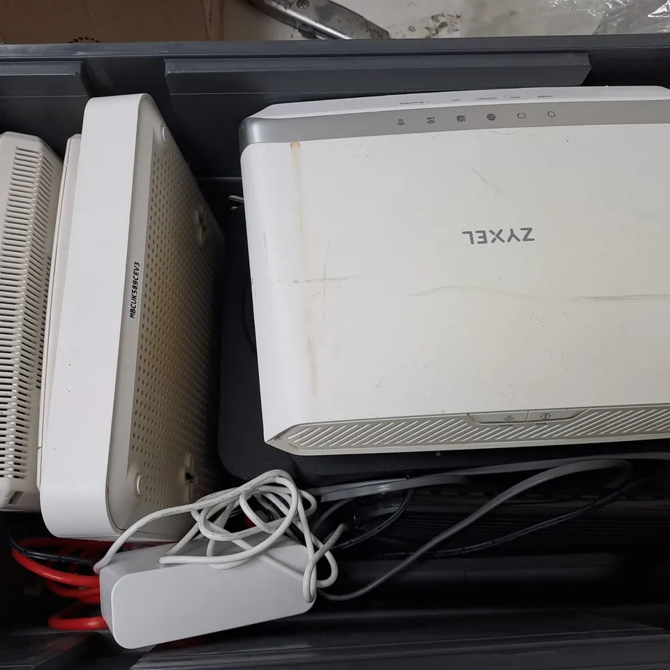 APPROXIMATELY 8 ASSORTED ROUTERS TO INCLUDE TECHNICOLOUR, ZYXEL, ECI TELECOM, ETC