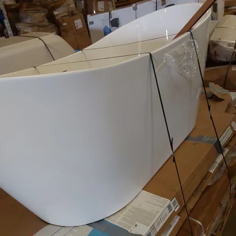 PALLET OF ASSORTED ITEMS INCLUDING MODERN FREESTANDING BATH AND ASSORTED SHOWER SCREEN/PANELS