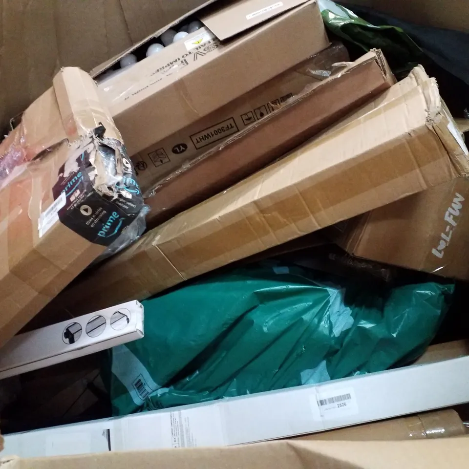 PALLET OF ASSORTED PRODUCTS INCLUDING OFFICE CHAIR, TOILET SEAT, FLOOR MAT, KIDS TOY GUITAR, UMBRELLAS