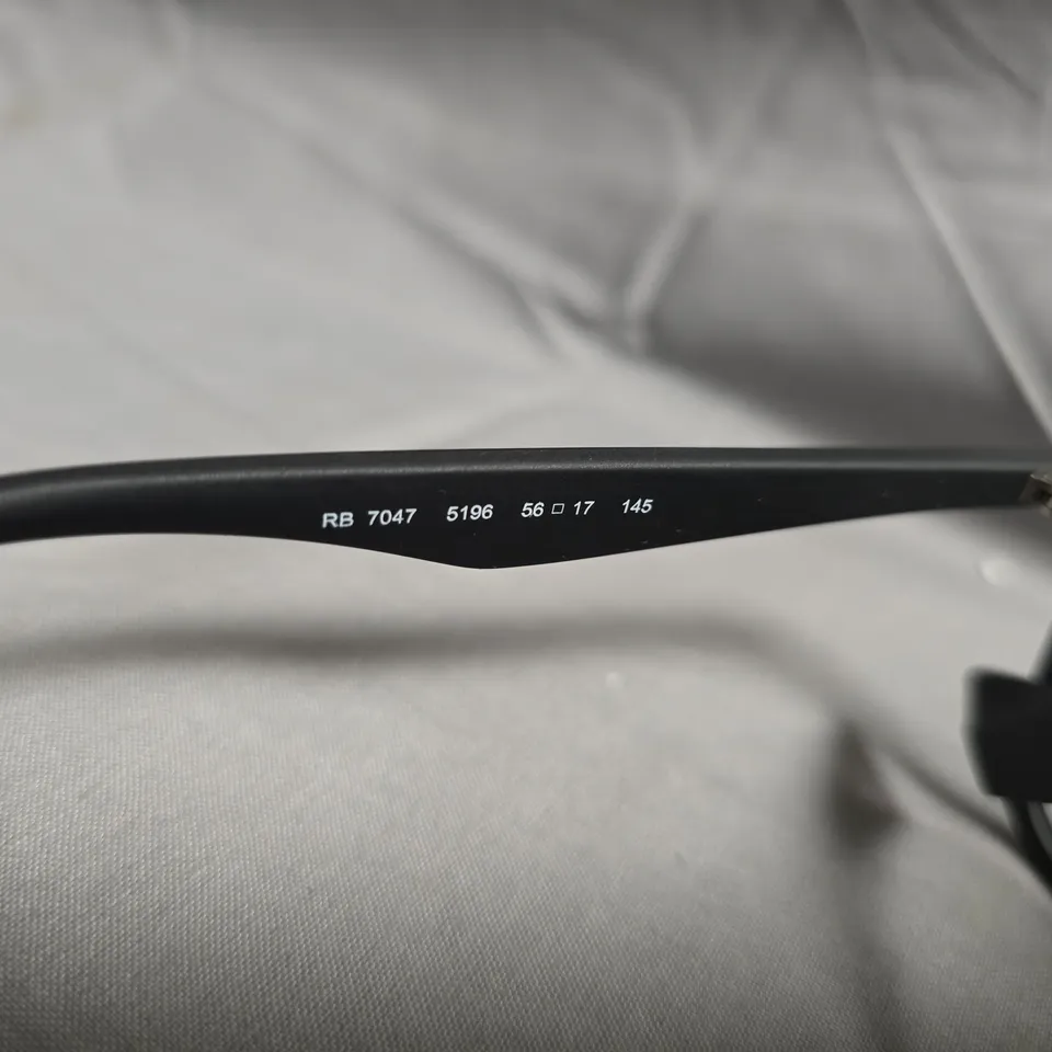 RAY-BAN RB7047 SUNGLASSES – BLACK FRAME (56/17/145)