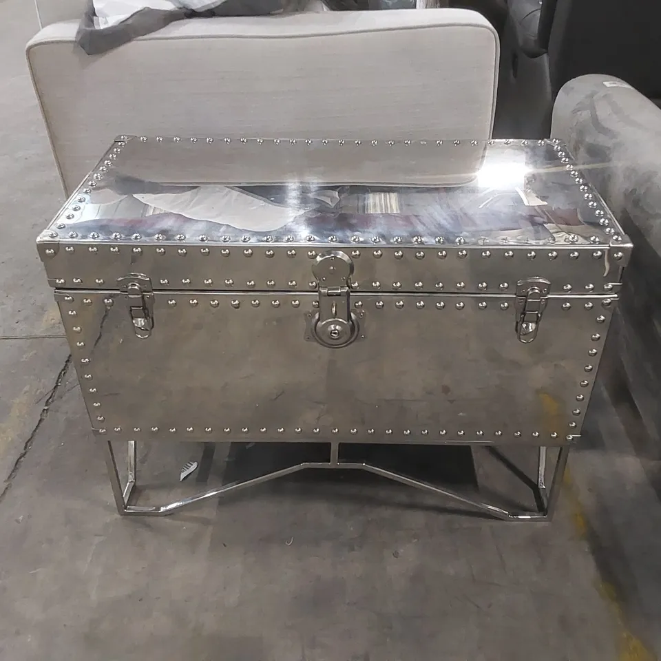 DESIGNER STYLISH REFLECTIVE STORAGE CHEST - MISSING KEY