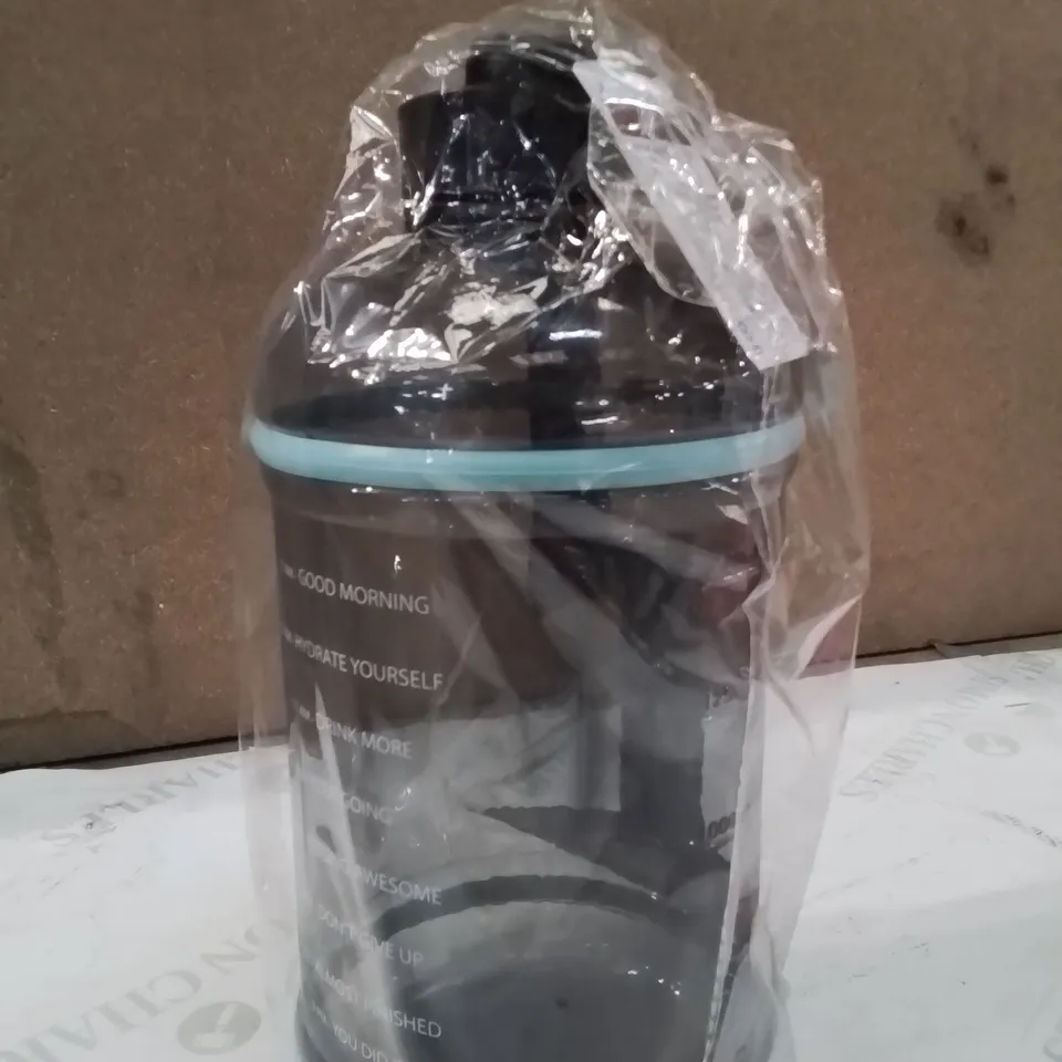 BRAND NEW 2.2L WATER BOTTLE