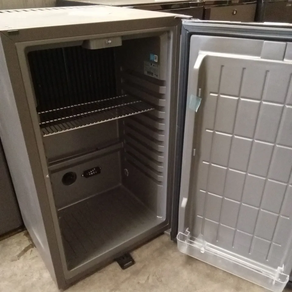 TEFCOLD MINI BAR FRIDGE