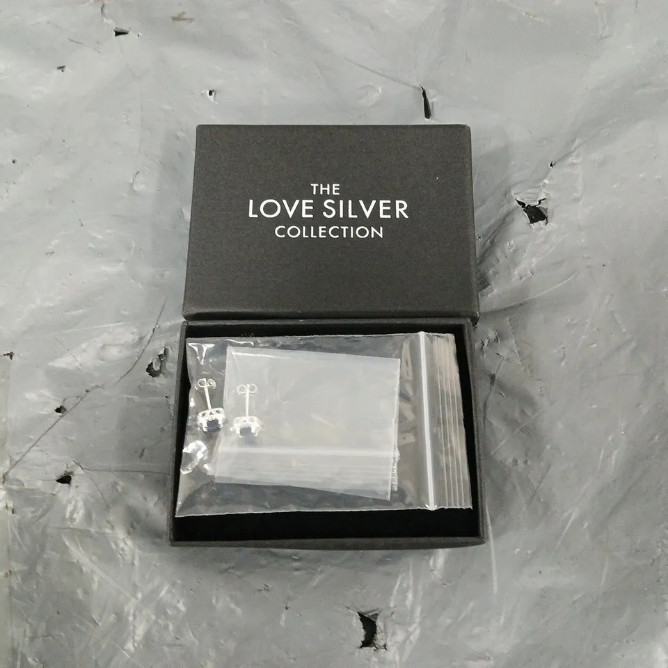 THE LOVE SILVER COLLECTION STERLING SILVER BLUE AND WHITE CUBRIC SQUARE EARRINGS 