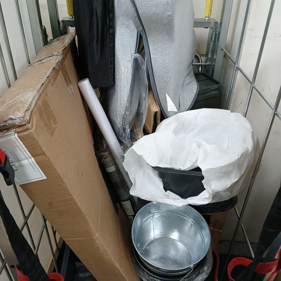 APPROXIMATELY 15 ASSORTED HOUSEHOLD PRODUCTS TO INCLUDE WEIGHTS, CHAMPAGNE BUCKET, PILLOWS ETC