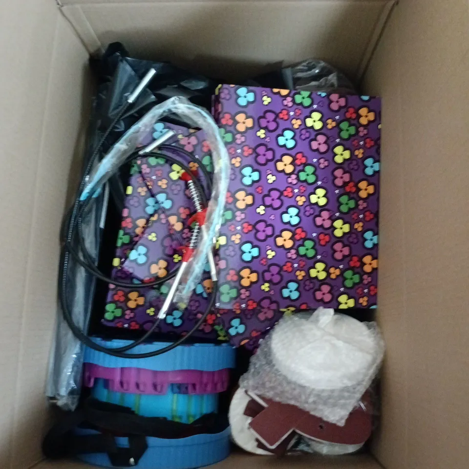 BOX CONTAINING A MIX OF APPROXIMATELY 15 ASSORTED HOUSEHOLD ITEMS INCLUDING LARGE TOY, BINDERS, SANDPAPAER ETC.