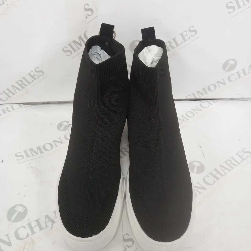 DUNE LONDON EMPOWER BLACK AND WHITE HIGH WEDGE SIZE 4