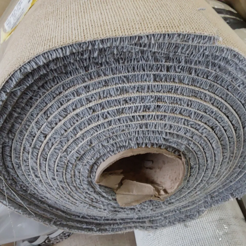 ROLL OF QUALITY TUDOR TWIST REGAL CLASSIC STONE CARPET APPROXIMATELY 4M × 10.9M 
