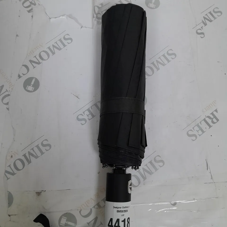 RETRACTABLE BLACK UMBRELLA