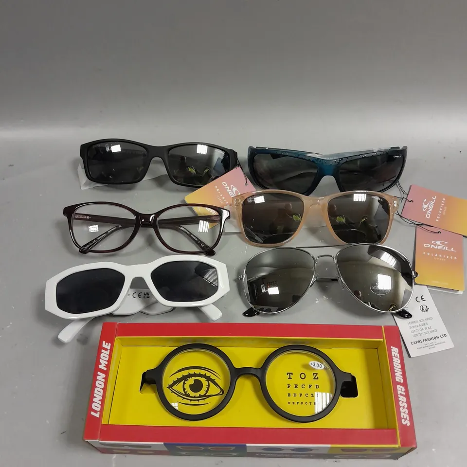 APPROXIMATELY 7 ASSORTED SPECTACLE & SUNGLASSES IS VARIOUS DESIGNS