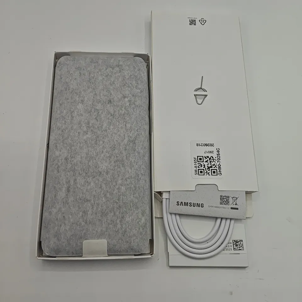 BOXED SAMSUNG GALAXY A16 4/128GB IN BLACK - SM-A165F