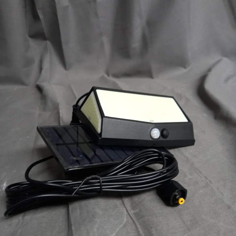 BOXED SOLAR LIGHT 