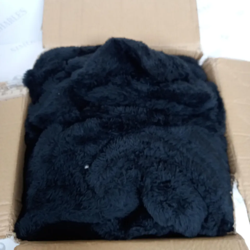 COZEE HOME FLUFFIE CAPE WRAP 