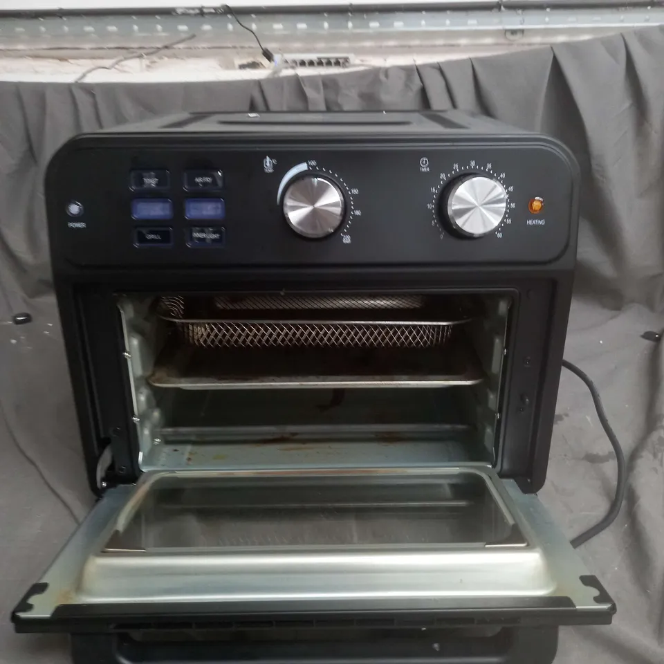 BOXED COOK'S ESSENTIAL 21-LITRE AIRFRYER OVEN IN BLACK