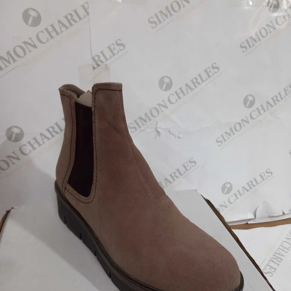 BOXED PAIR OF COLLECTION BY CLARKS AIRABELL MOVE SUEDE BOOTS IN PEBBLE COLOUR SIZE 7