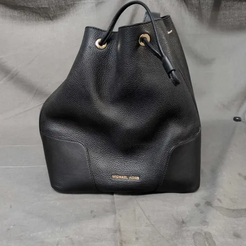 MICHAEL KORS BLACK LEATHER BUCKET TOTE BAG