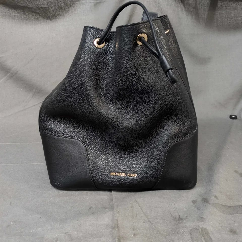 MICHAEL KORS BLACK LEATHER BUCKET TOTE BAG