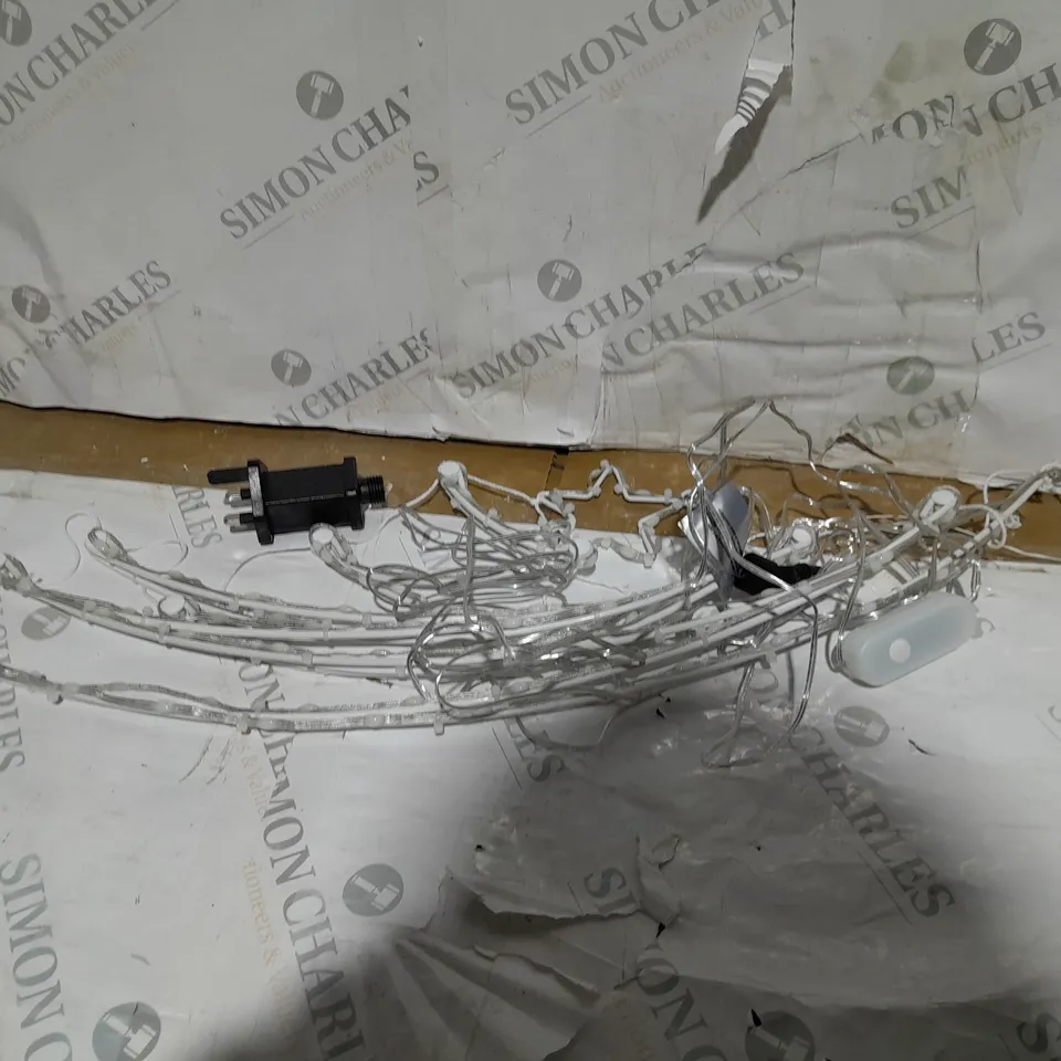 HOME REFLECTIONS INDOOR OUTDOOR PRE-LIT WALL MOUNTABLE TREE