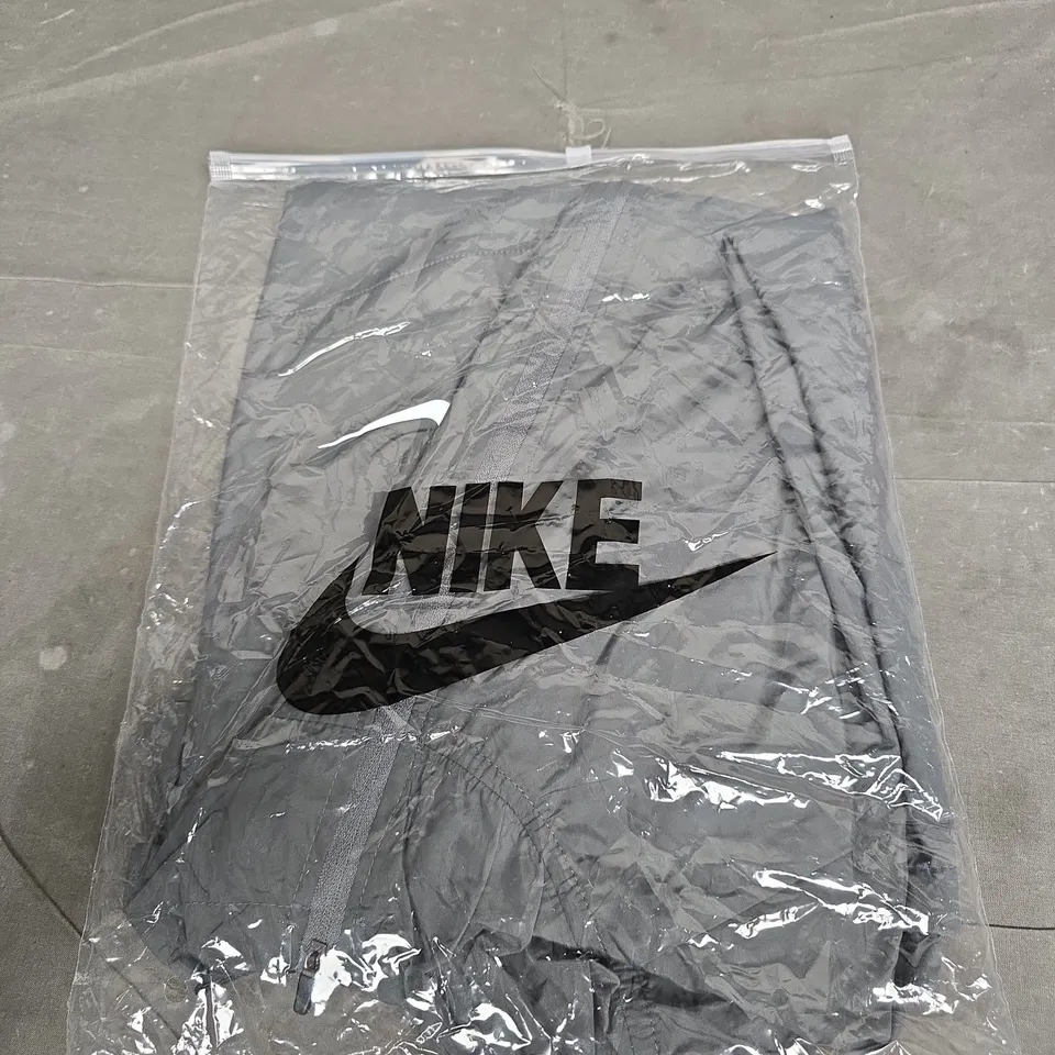 NIKE GREY TRACK JACKET SIZE M