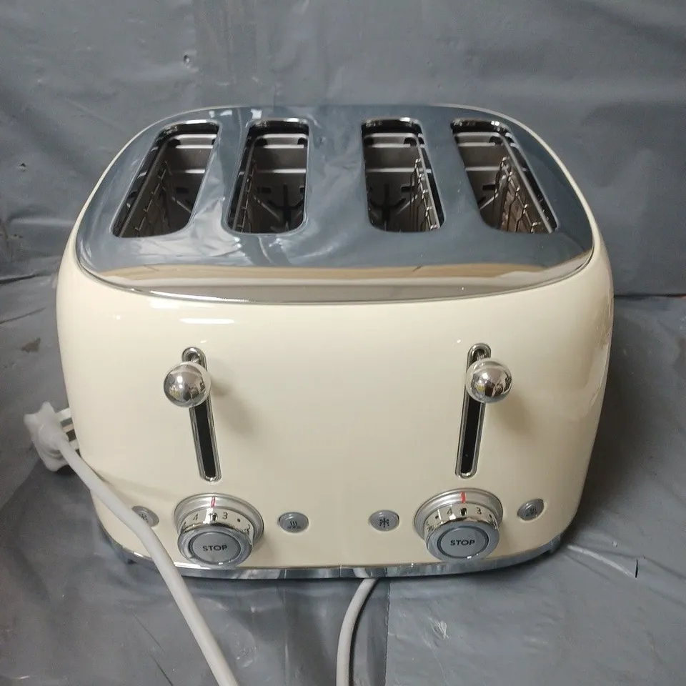 BOXED SMEG 50S STYLE TOASTER IN CREAM