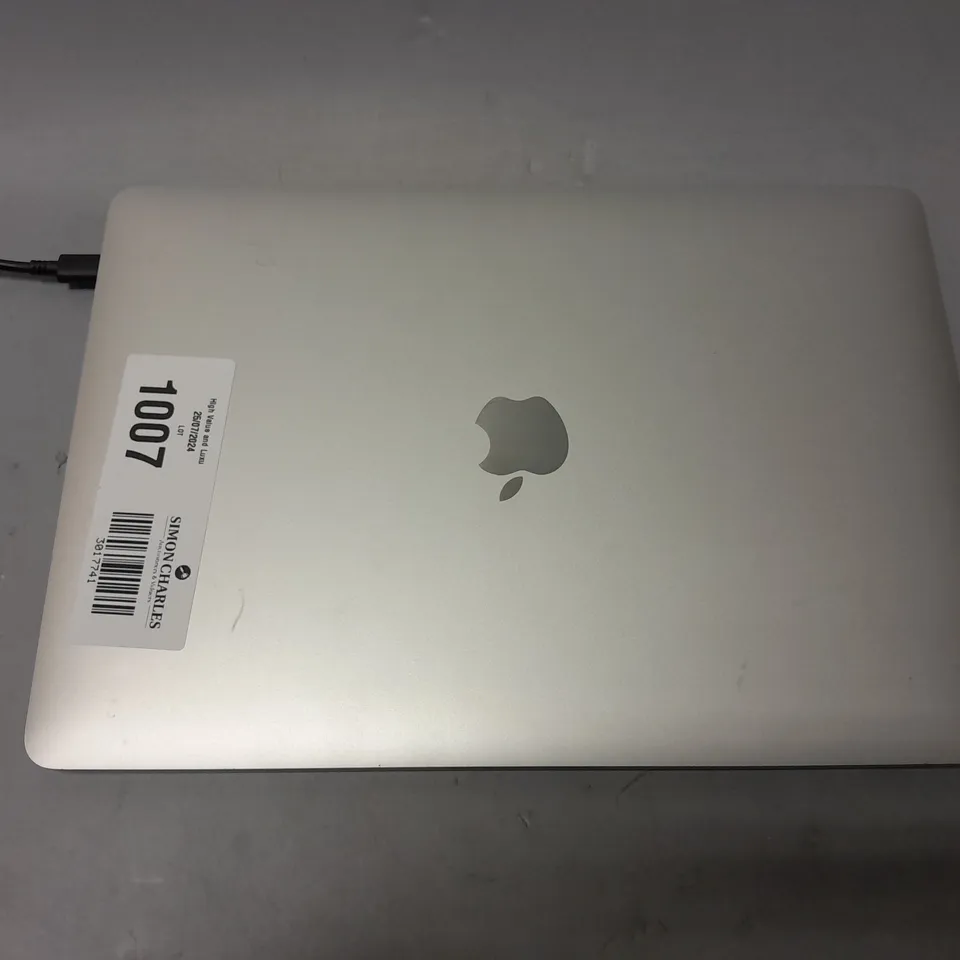 APPLE MACBOOK PRO - A2159