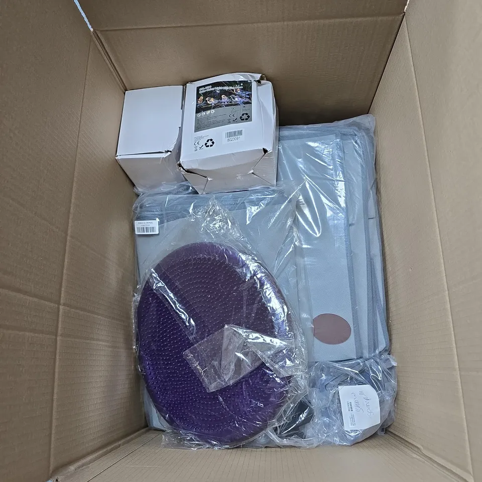 BOX OF APPROXIMATELY 12 ASSORTED ITEMS INCLUDING SOLAR STRING LIGHTS WITH BIRDS AND WOBBLE BALANCE BOARD 