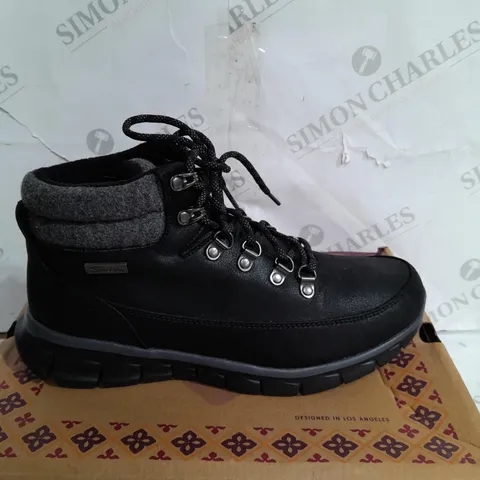 BOXED PAIR OF SKECHERS SYNERGY WARM BOOTS, BLACK - SIZE 6