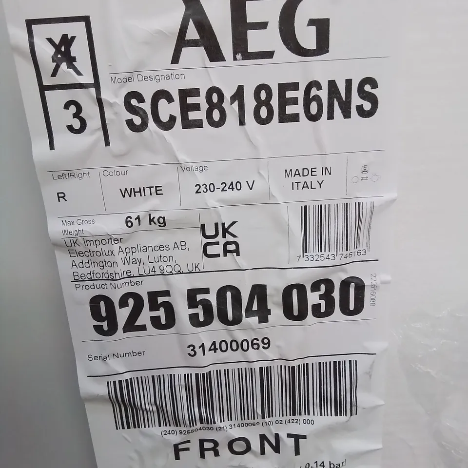 AEG 6000 SERIES INTEGRATED 50/50 FRIDGE FREEZER MODEL SCE818E6NS RRP £934