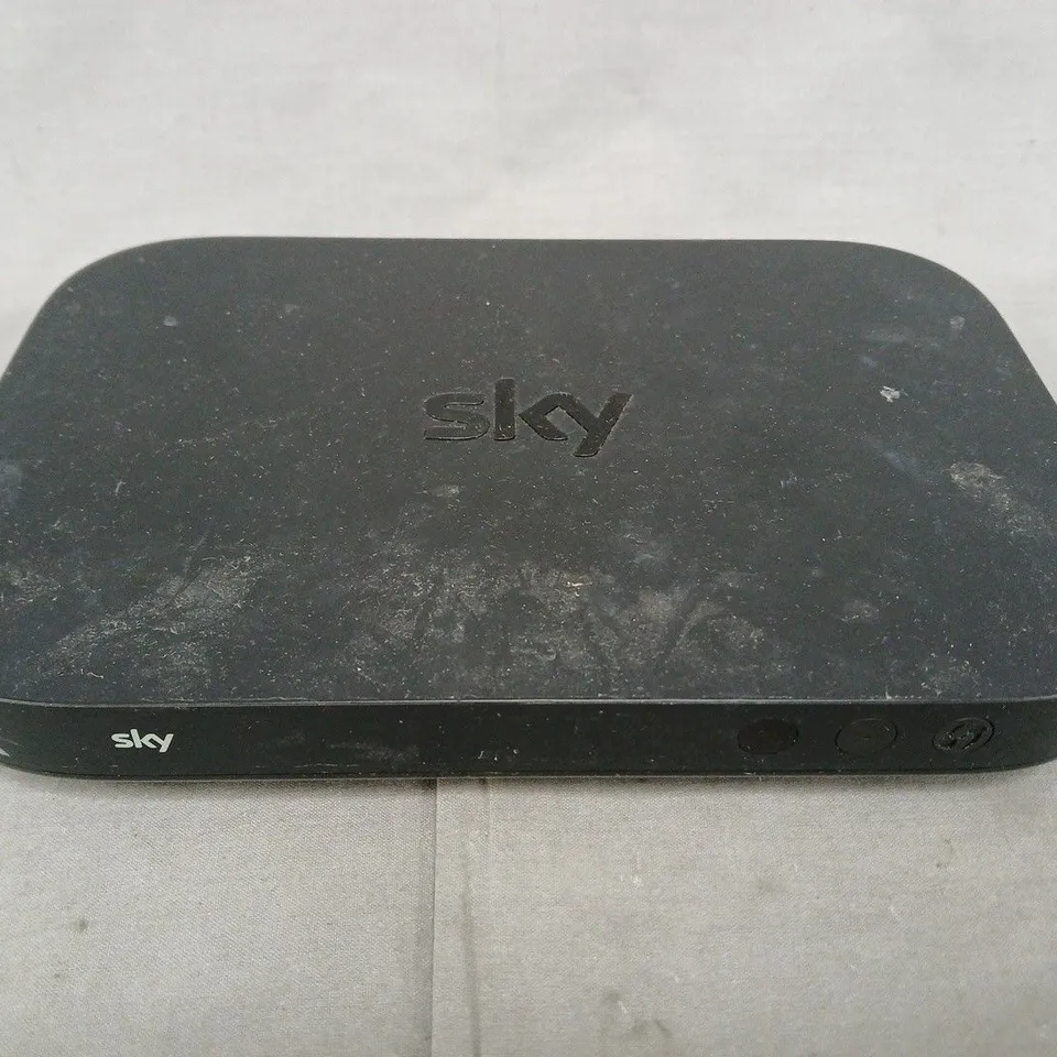 SKY EM150 Q MINI BOX