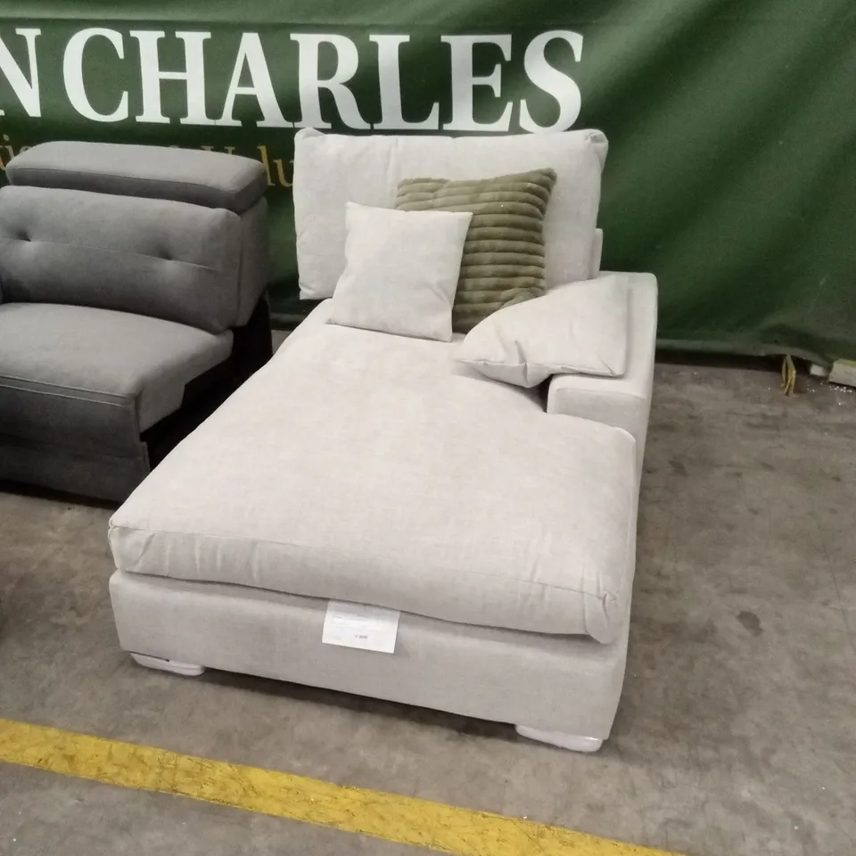 5 x ASSORTED DESIGNER SOFA PIECES