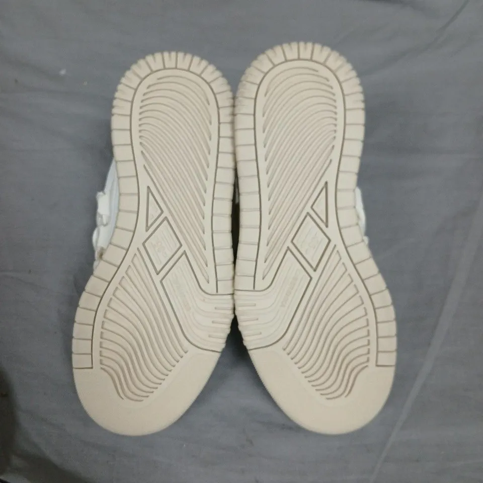 BERSHKA STARFIT WHITE TRAINERS – UK 2