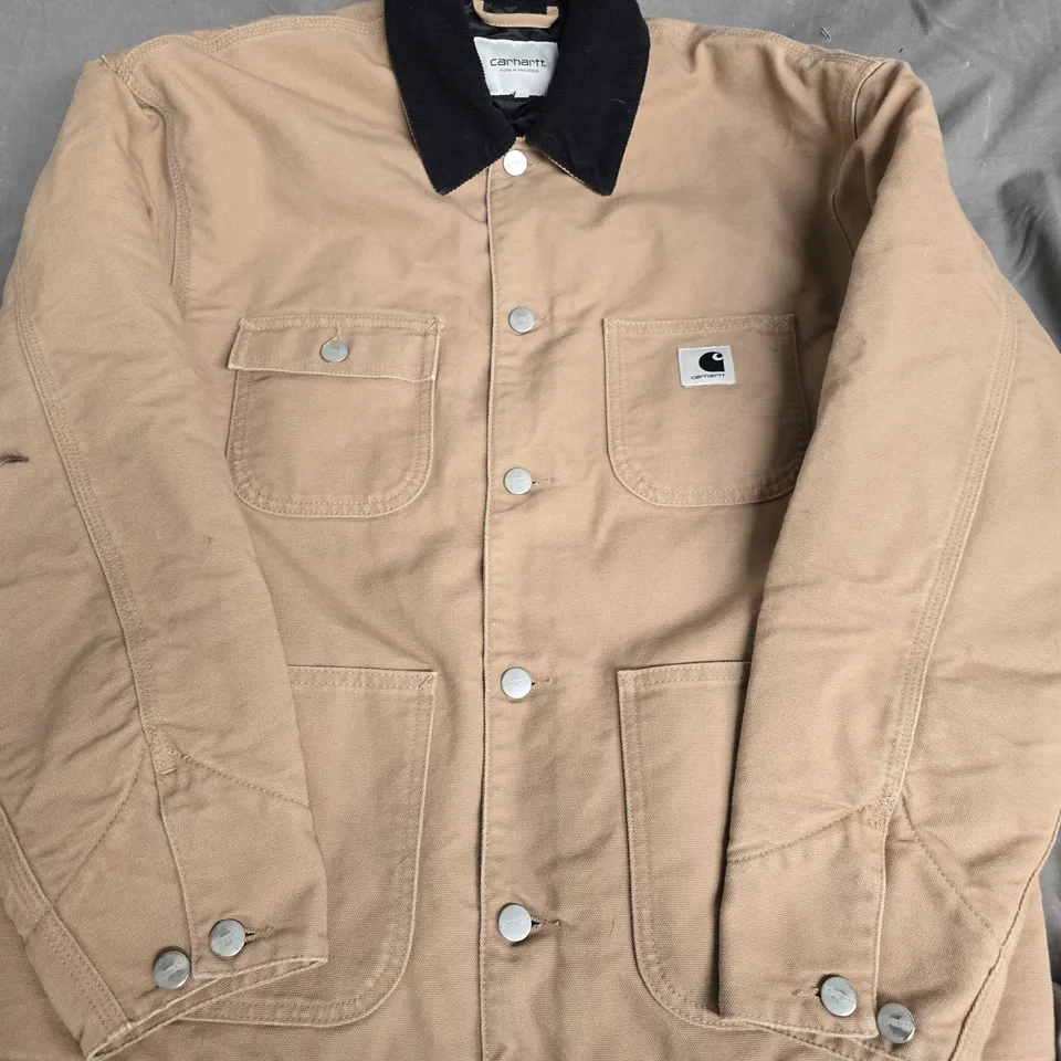 CARHARTT BUTTON JACKET IN BROWN - SMALL
