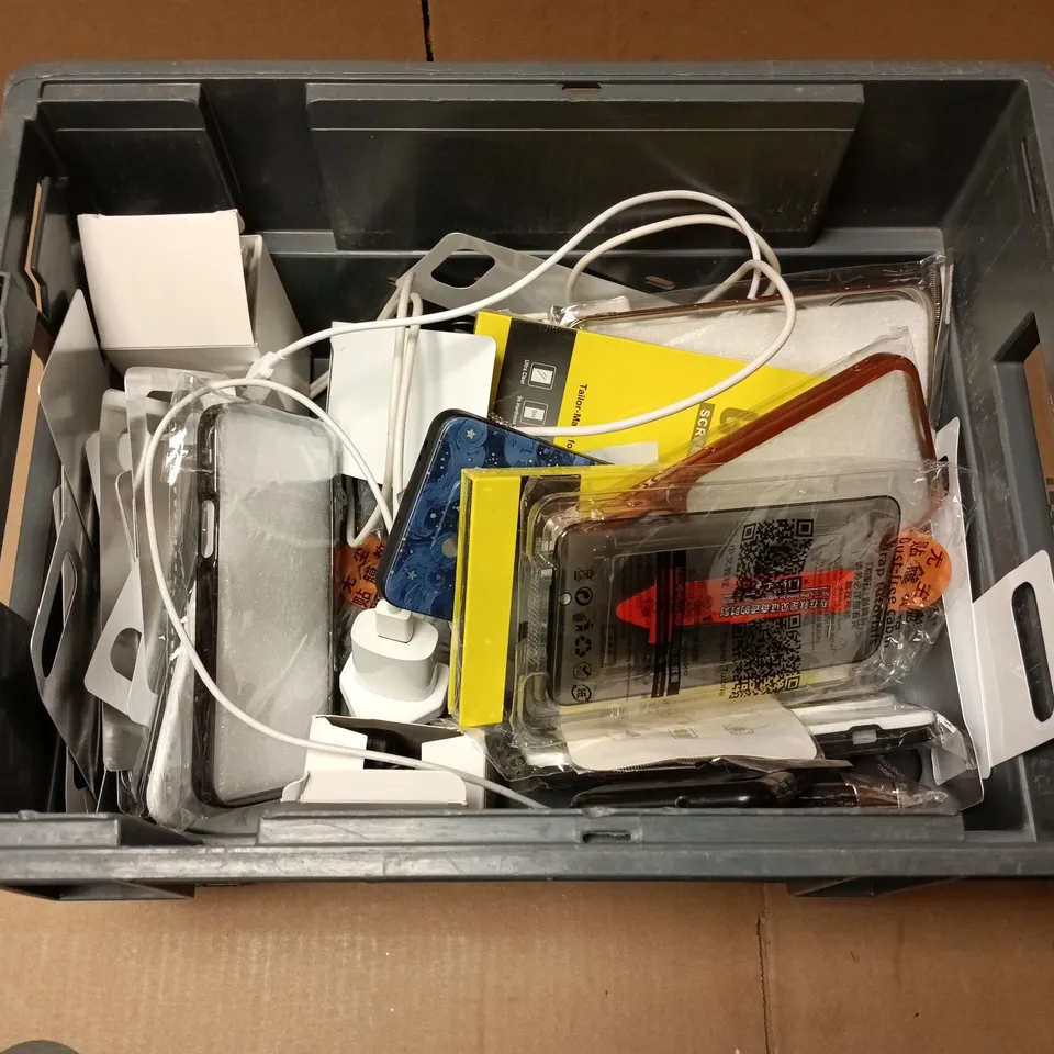 LOT OF ASSORTED MOBILE PHONE ACCESSORIES TO INCLUDE CASES, POWER BANK AND CHARGERS