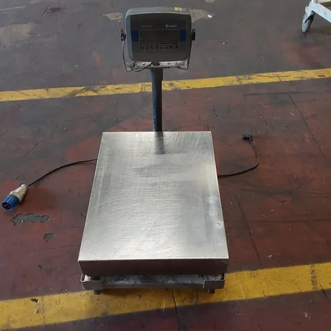 HERBERT BPS 700 SERIES PORTABLE SCALES WITH STAINLESS STEEL WEIGHING PLATFORM