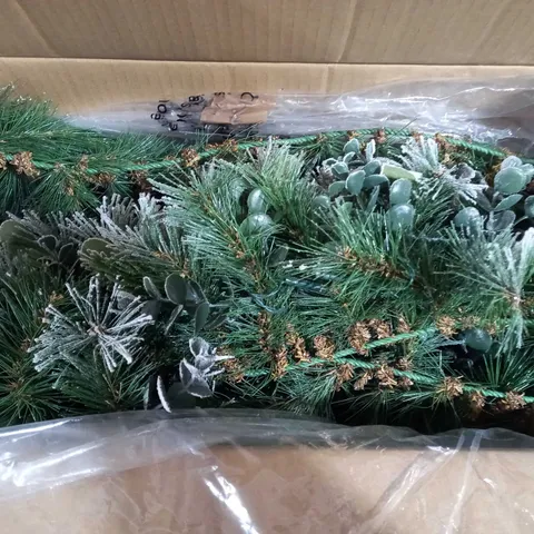 OUTLET K BY KELLY HOPPEN COTSWOLDS GREENERY CHRISTMAS DECORATION