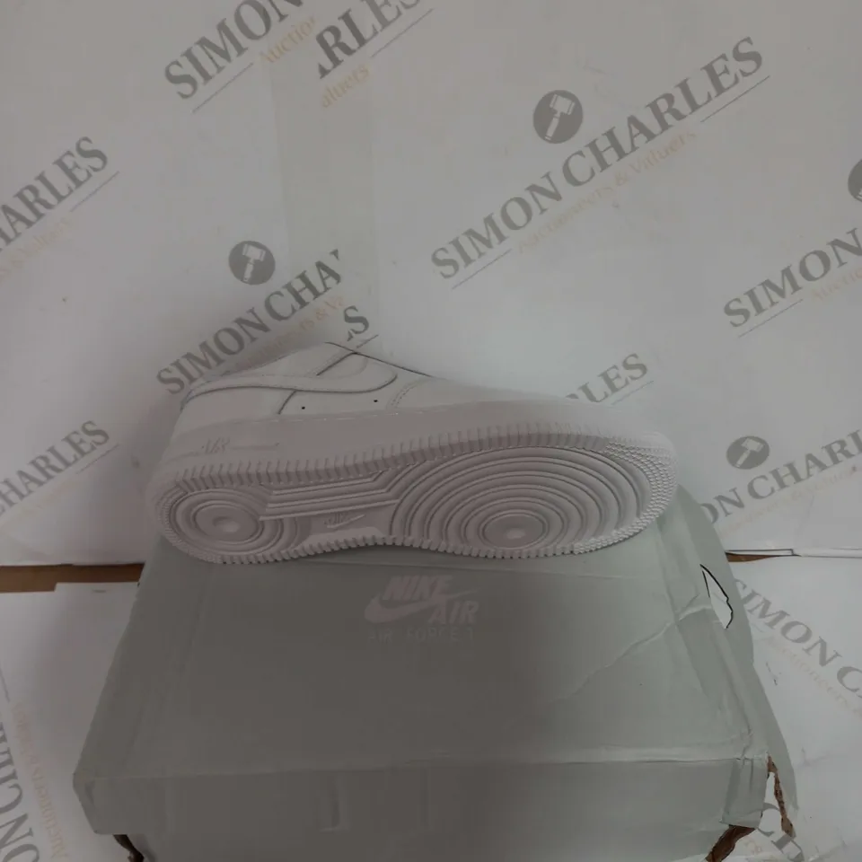 BOXED PAIR OF NIKE WHITE AIR FORCE ONES SIZE 4.5