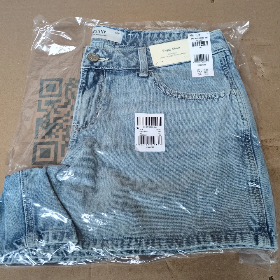 BAGGED HOLLISTER LOW-RISE BAGGY SHORT IN LIGHT BLUE - W30