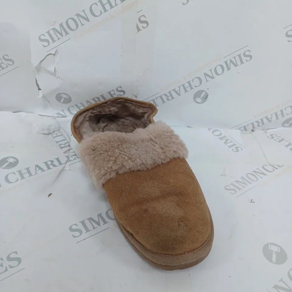 BOXED PAIR OF EMU AUSTRALIA CAMEL SLIPPER SIZE 7