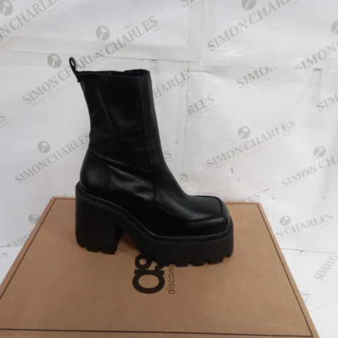 BOXED PAIR OF ASOS RIDER, CHUNKY BOOTS IN BLACK - UK SIZE 7