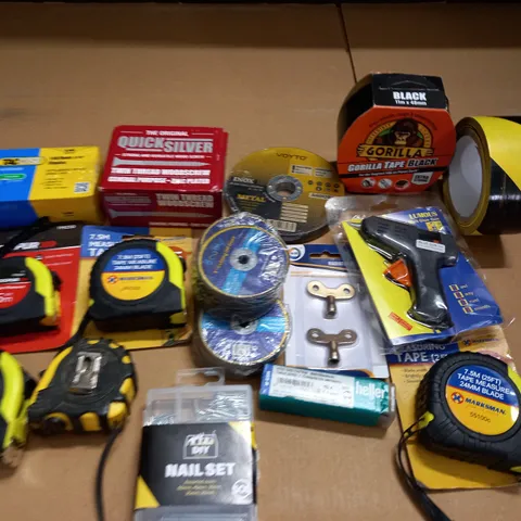 LOT OF ASSORTED DIY ITEMS TO INCLUDE GORILLA TAPE AND NAIL SET