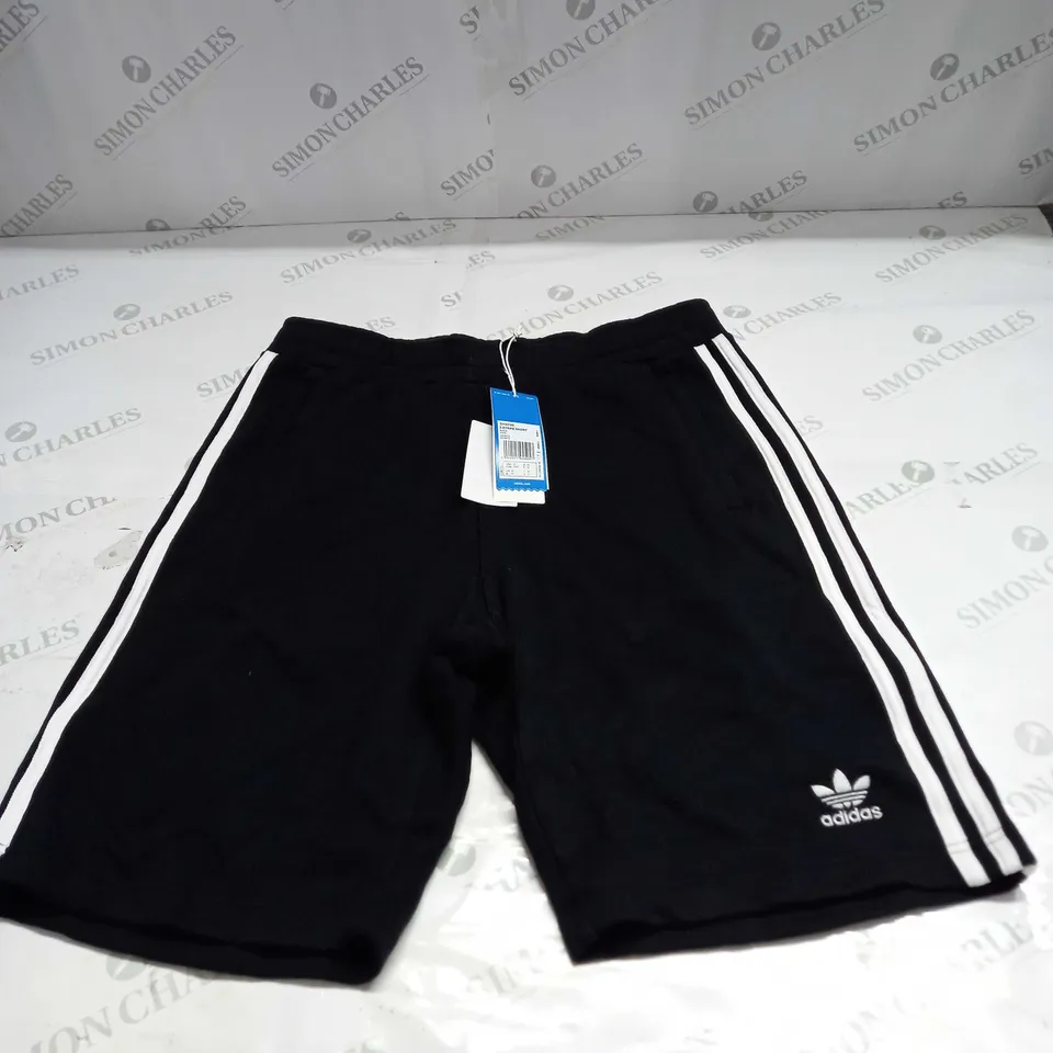 ADIDAS ORIGINAL FLEECED SHORTS SIZE M