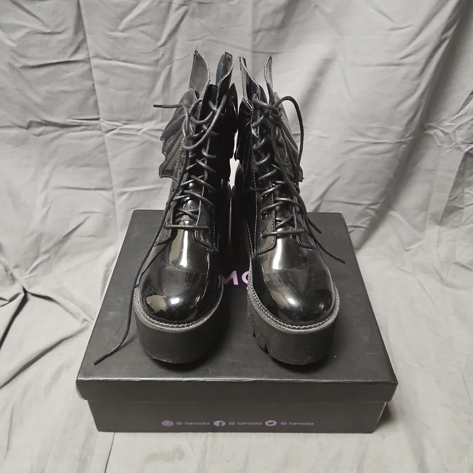 BOXED LAMODA LMF322 BLACK PU PLATFORM BOOTS, UK 4 (EU 37 / US 6)