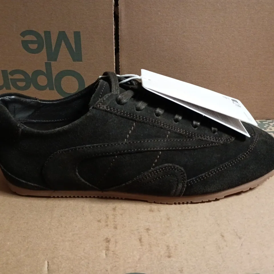  COS BROWN SUEDE LOOK TRAINERS - EUR 39