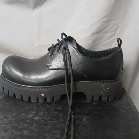 KOI DEACONS OF THE DEEP MEN'S BLACK PU SHOES UK 9 