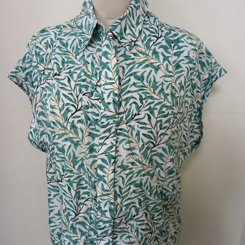 LOUCHE LONDON ABINAYA SHORT SLEEVE SHIRT IN LIGHT GREEN SIZE 10